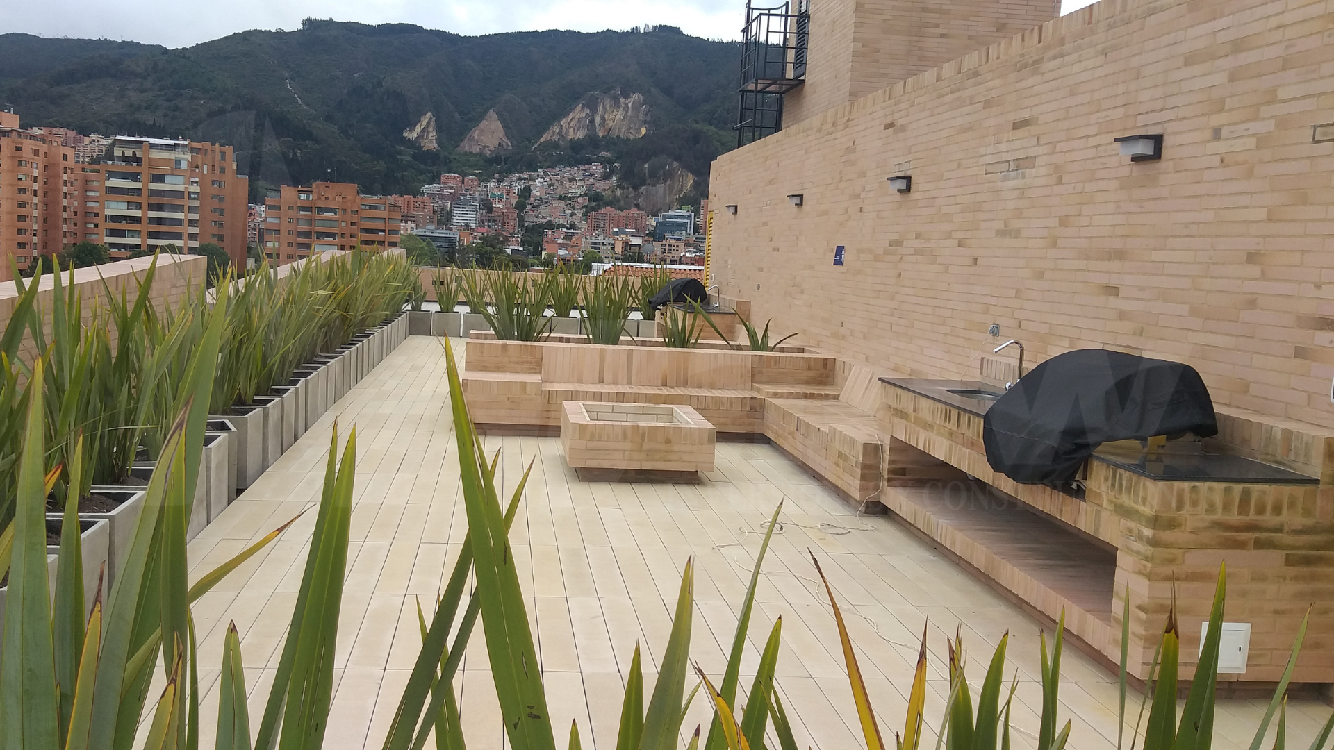 Pisos Flotantes MAEW